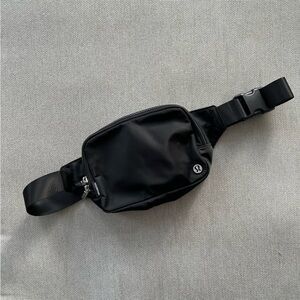 Lululemon Everywhere Belt Bag Black